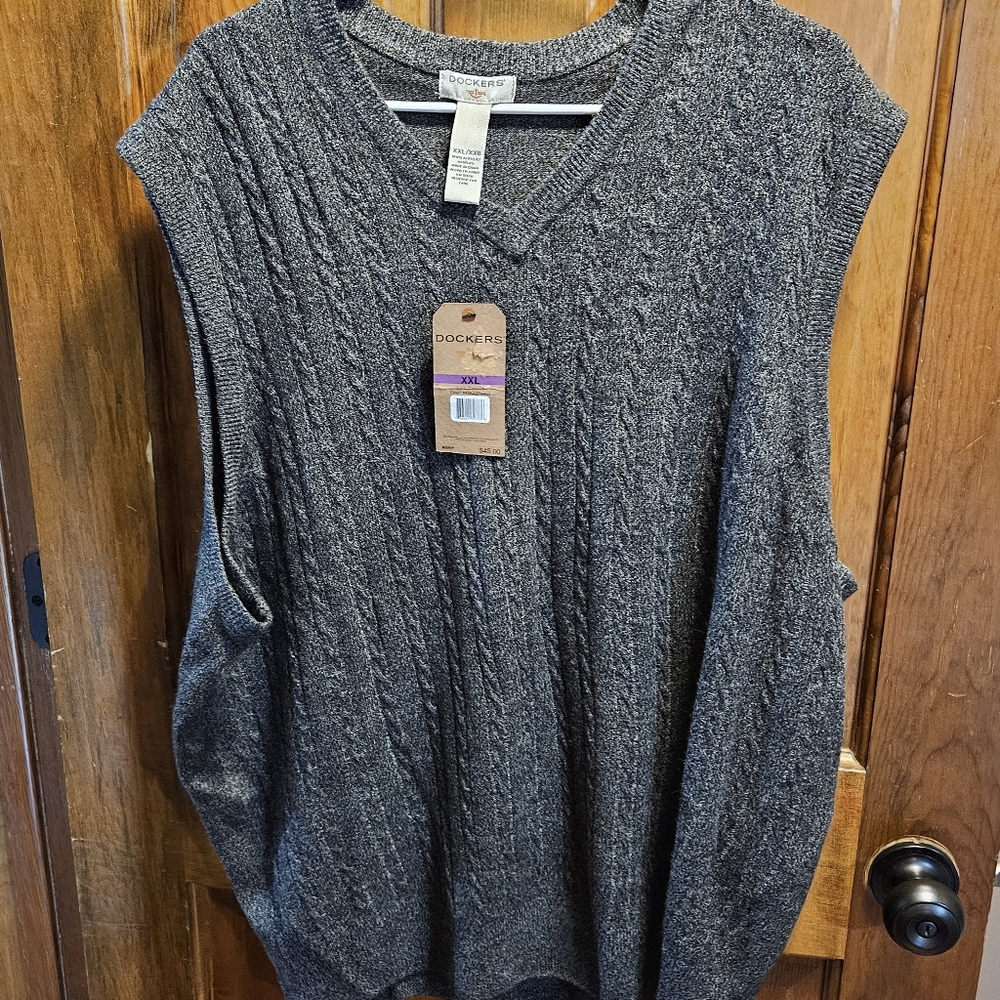 Mens Dockers Comfort Touch Sleeveless Sweater NWT